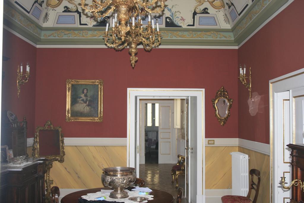 Palazzo Franza Musaro 乌真托 外观 照片