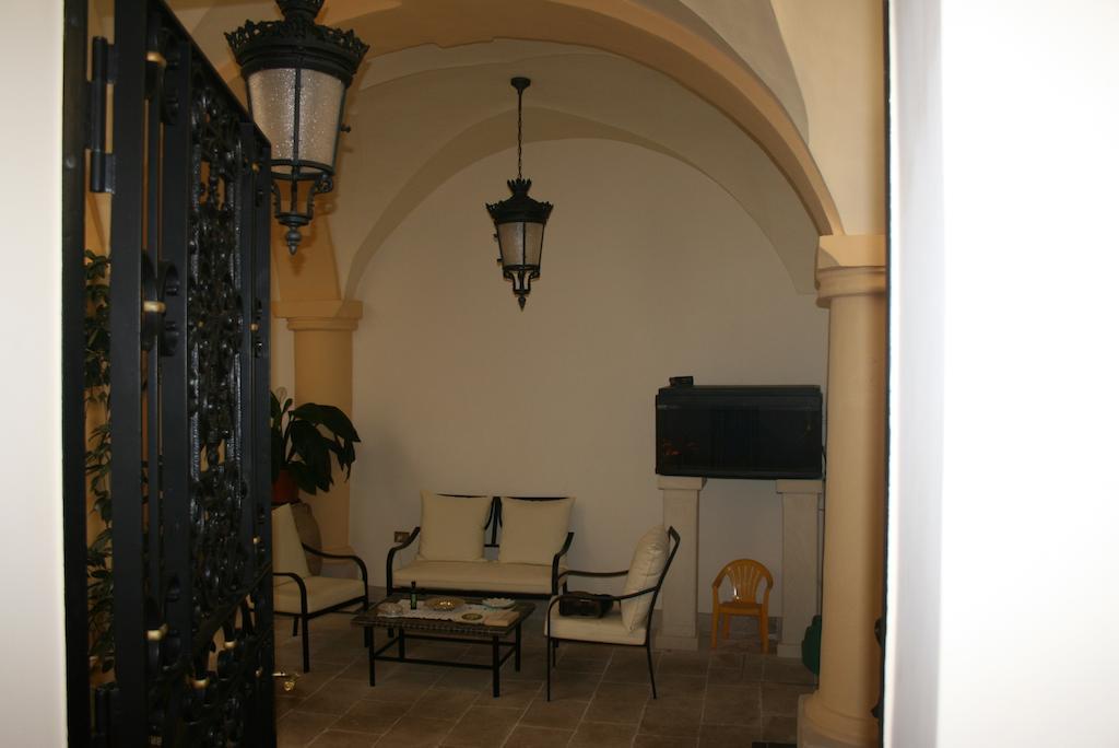 Palazzo Franza Musaro 乌真托 外观 照片